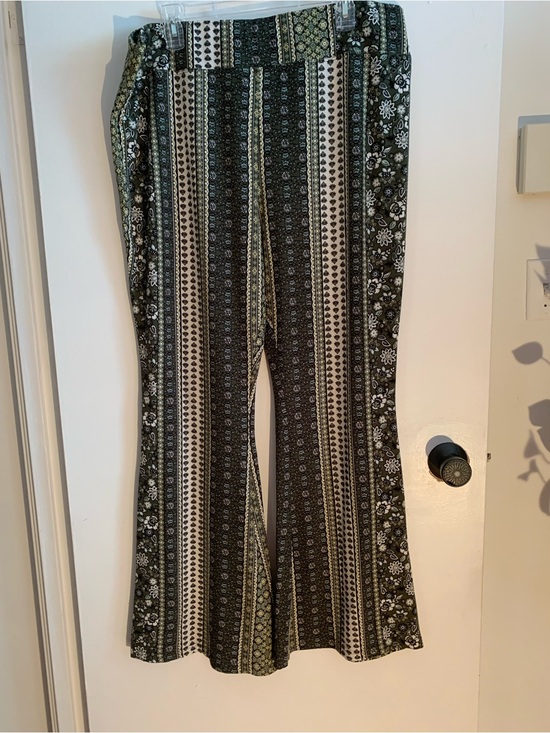 My Style Pants - my Style , Women's Boho style Patterned Wide-Leg Women’s Pants - Green/Cream